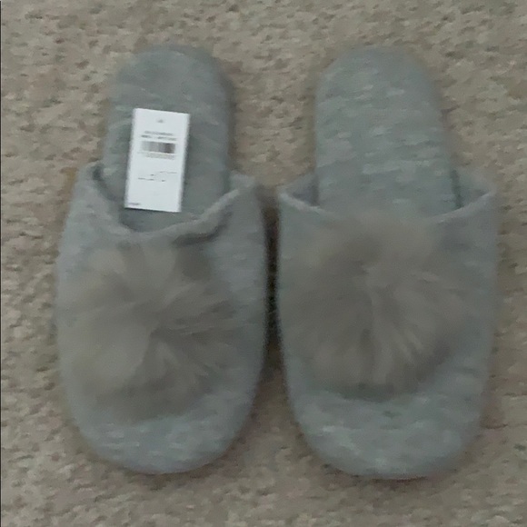 LOFT Gray Pom Pom Slippers NWT - Picture 1 of 9